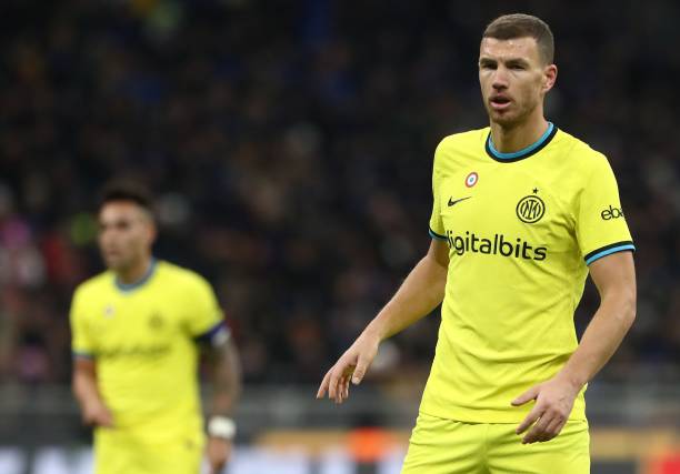 色变得愈发 色变得愈发